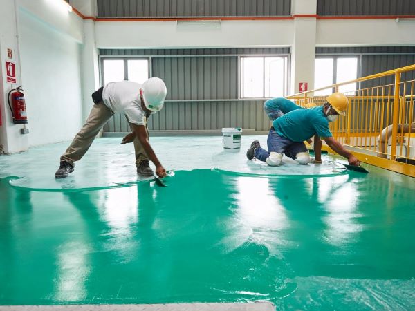 Thi công lớp Sơn lót Epoxy cho sàn nhà xưởng